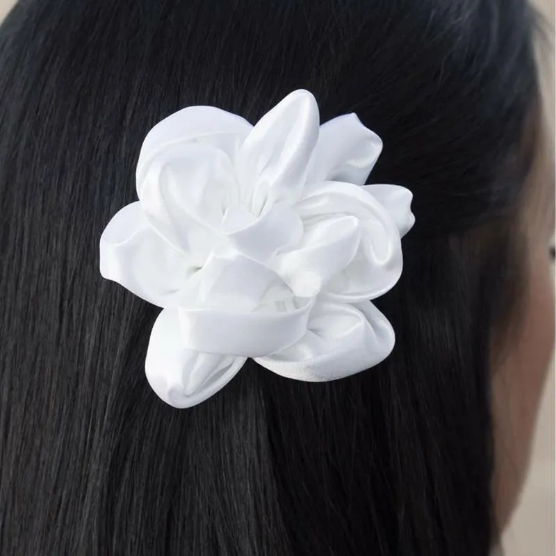 A Real Classic White Hair Clip