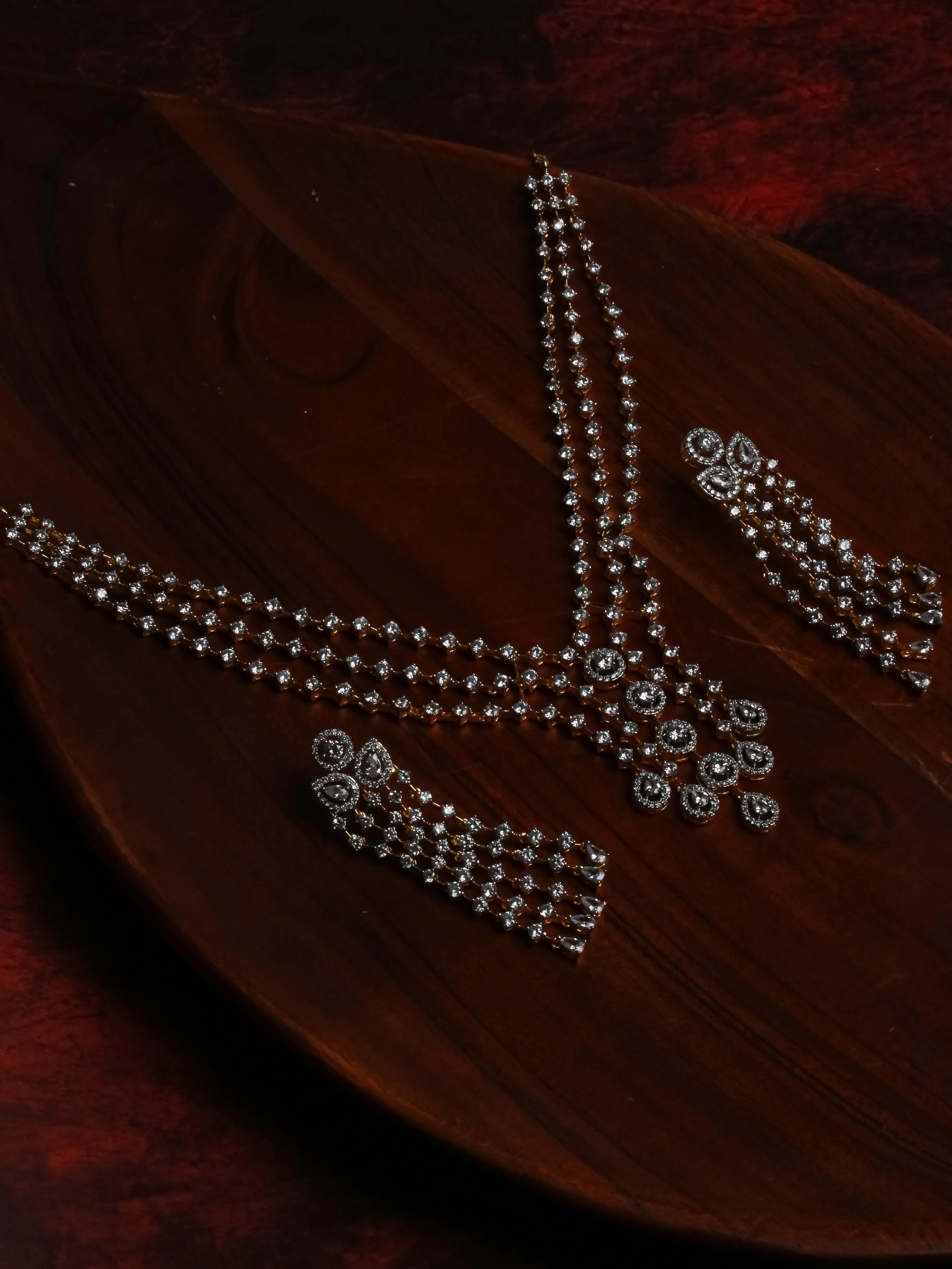 Alluring Diamond Necklace Set With Earrings