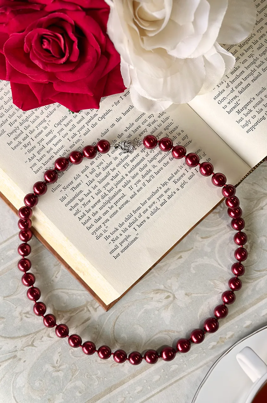 Carmen Short Pearl Necklace (Burgundy)