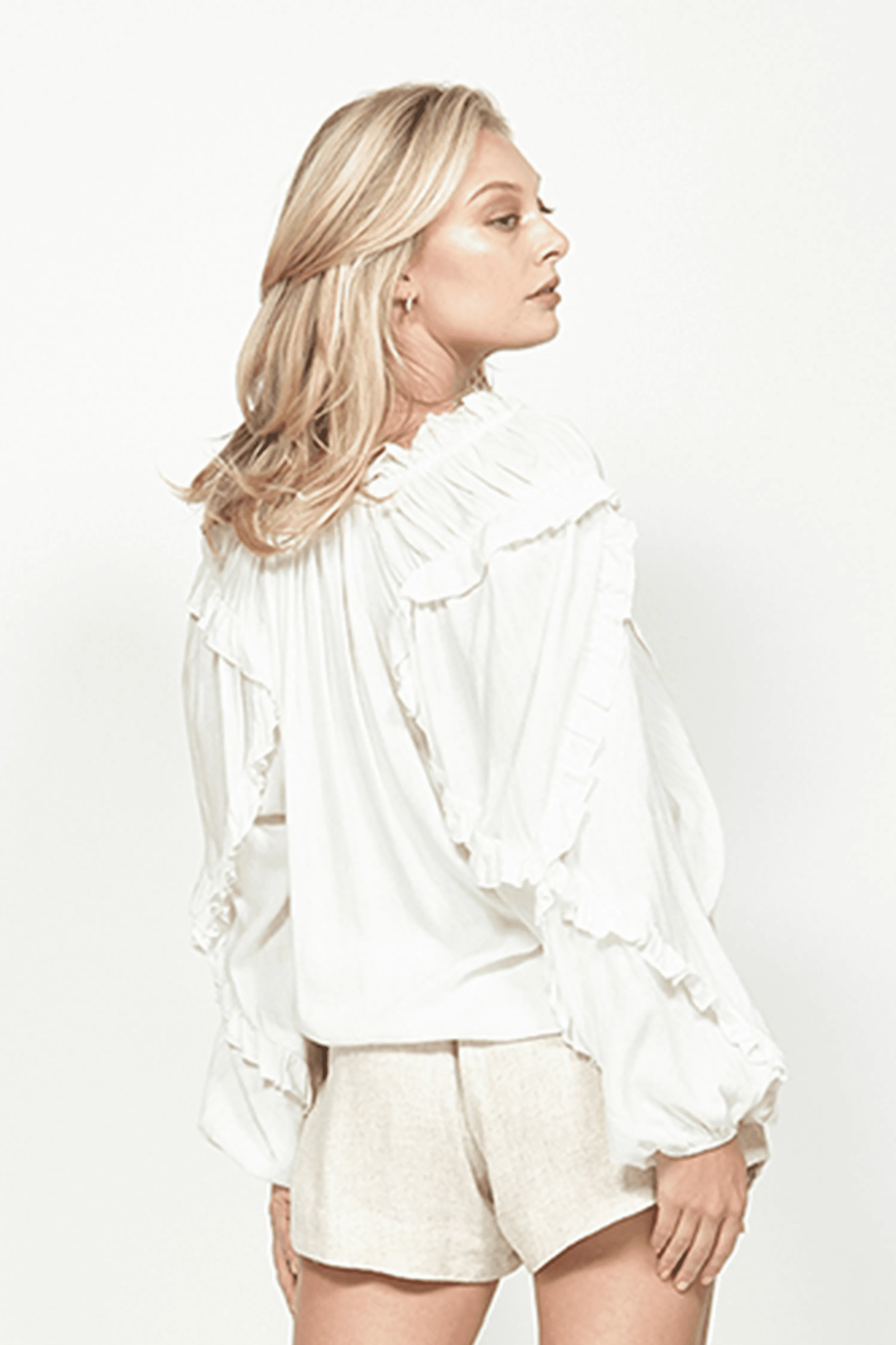 Judder Ruffle LS Vanilla V Neck Top