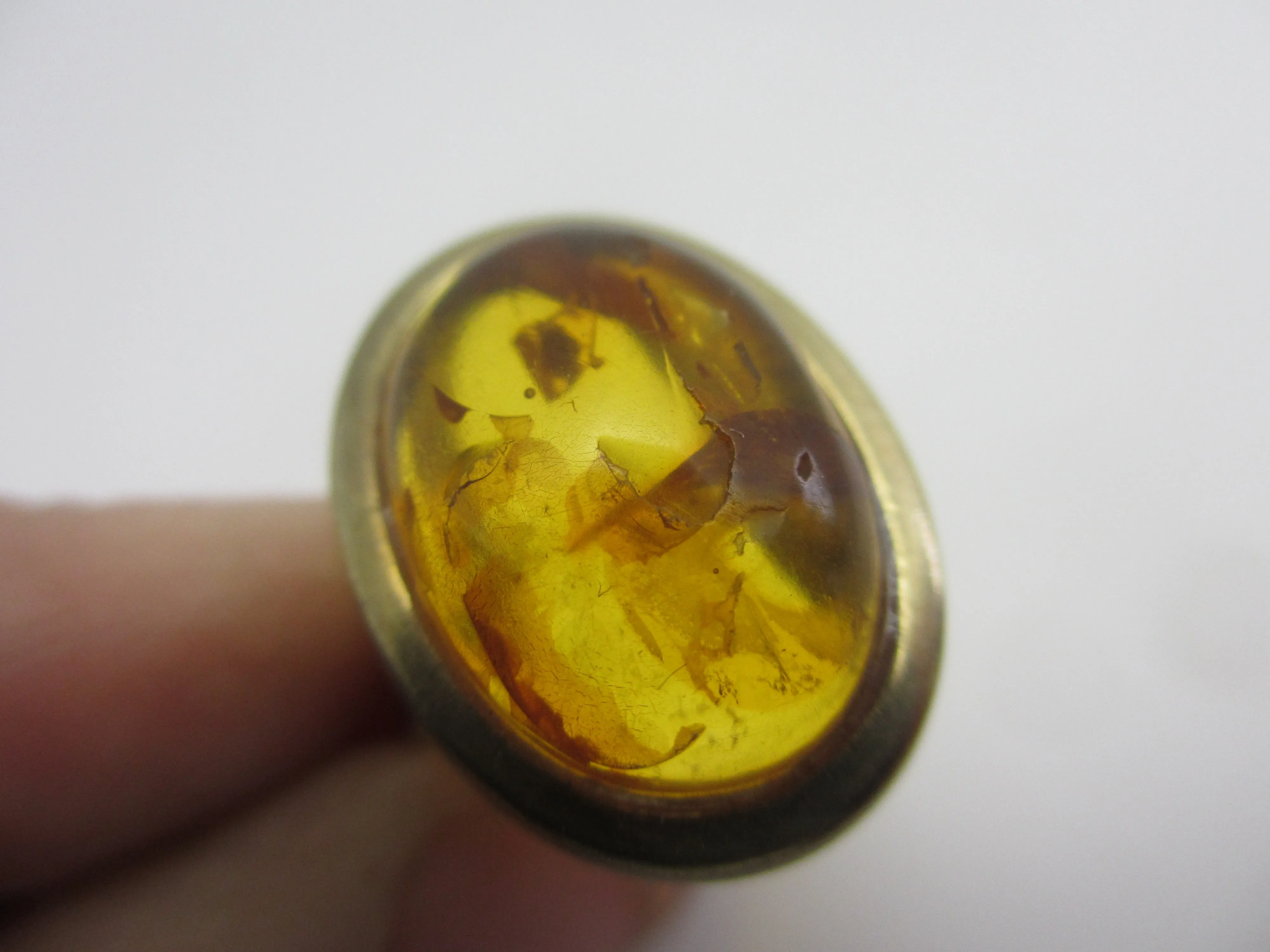 Pollen Filled Amber 8k Gold Ring Vintage c1980