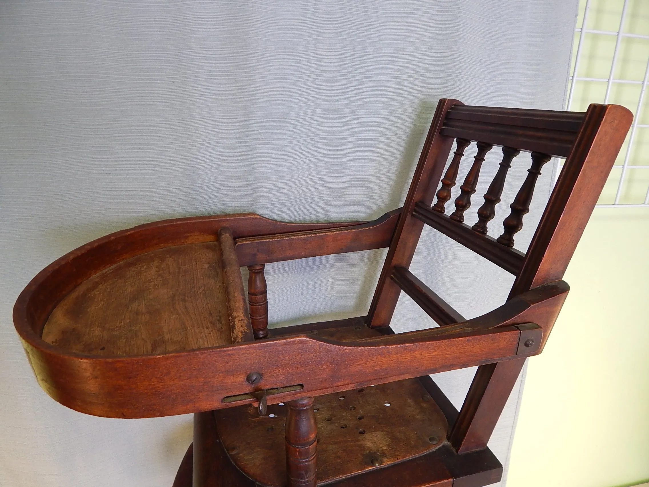 Victorian Convertible Stroller / High Chair