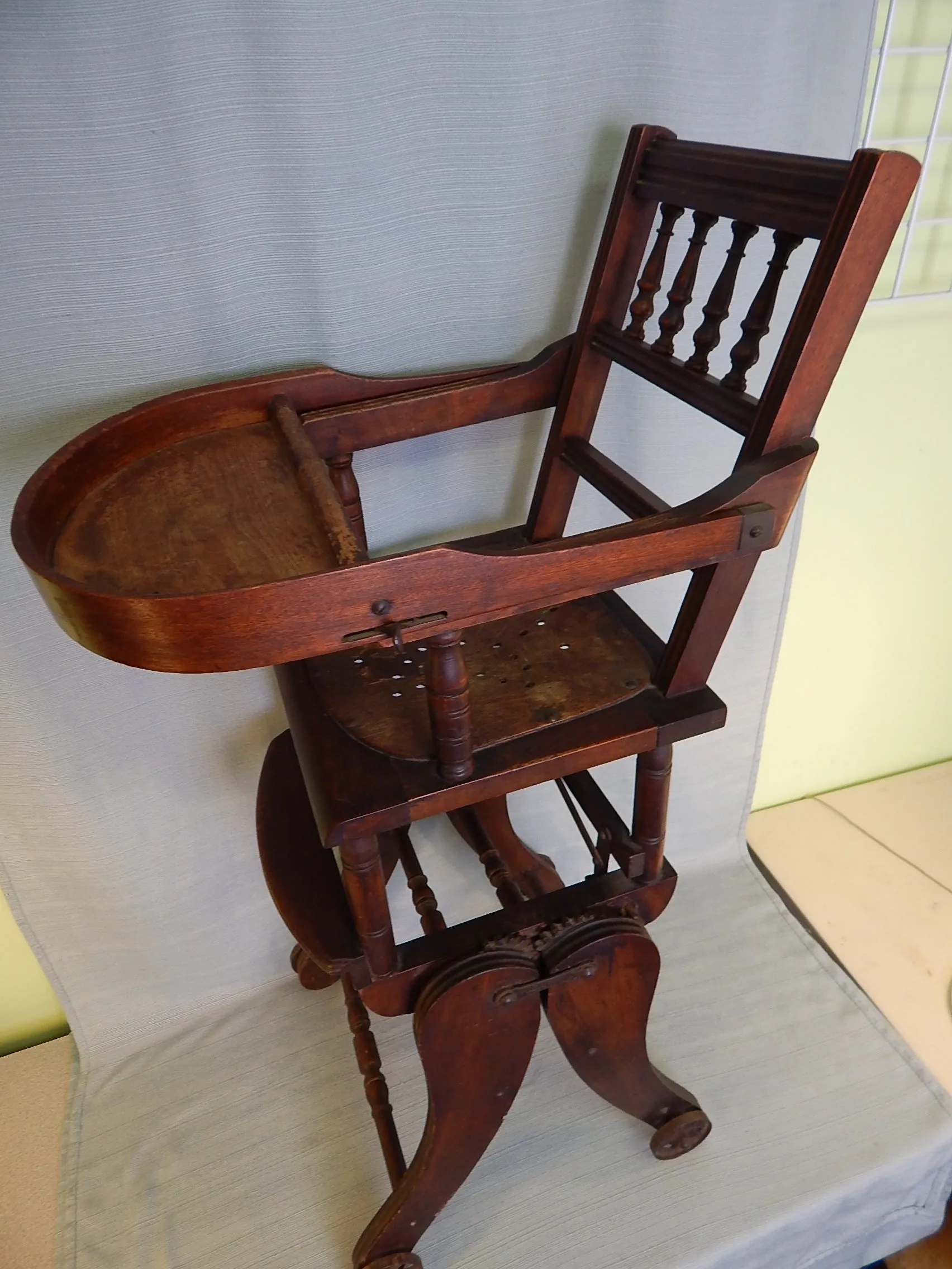 Victorian Convertible Stroller / High Chair